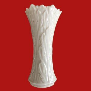 Lenox China Ivory Woodland Vase Size Small